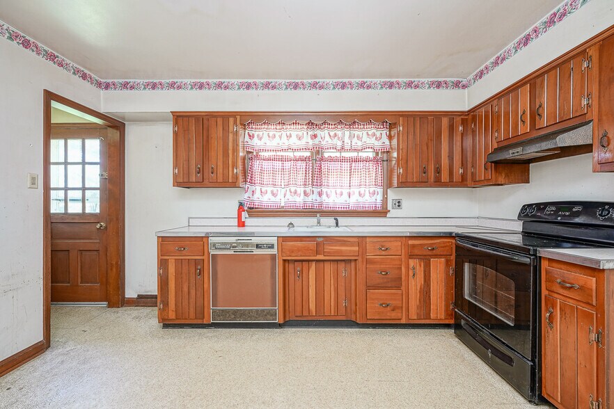 More Photos Of 73 Berlin Cross Keys Rd, Williamstown Specialty For Sale