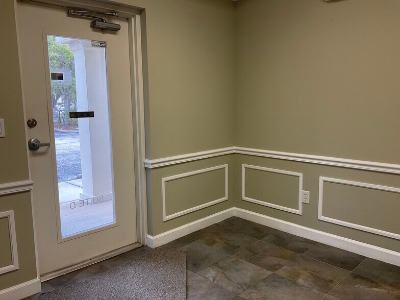 More Photos Of 955 E Martin Luther King Junior Dr, Tarpon Springs Medical For Lease