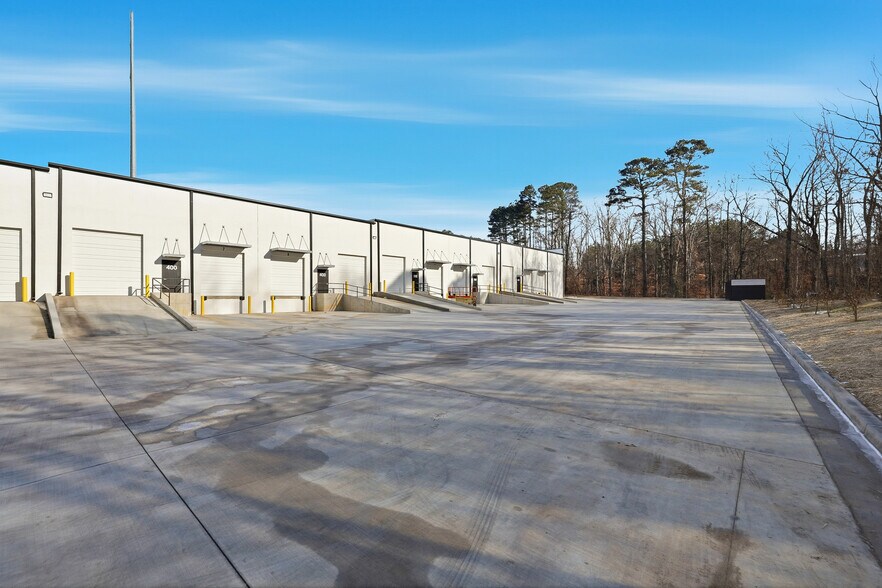 More Photos Of 1901 Peachtree Industrial Blvd, Buford Warehouse For Lease