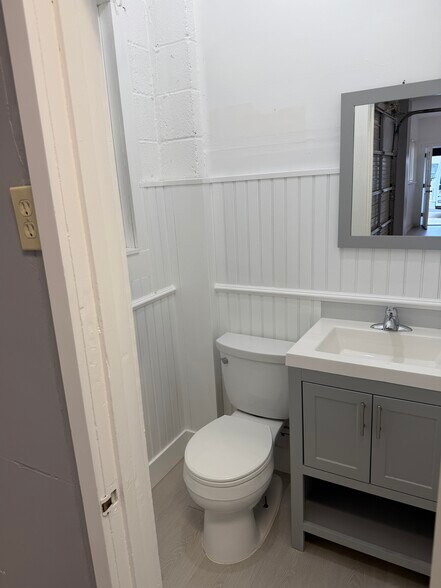 More Photos Of 1064 Cherry St, San Carlos Storefront Retail Office For Lease