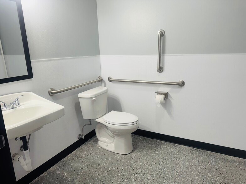 More Photos Of 820 Plaza Ln, Laramie Warehouse For Sale