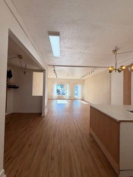 More Photos Of 110 Capitola Ave, Capitola Storefront For Lease