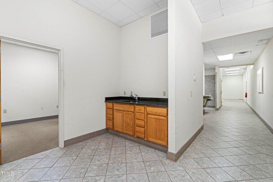 More Photos Of 5706 Chapel Hill Rd, Raleigh Office Residential For Lease