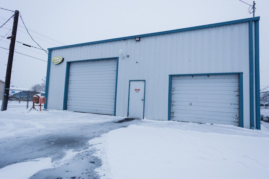 More Photos Of 2002 Fruitvale Blvd, Yakima Warehouse For Sale