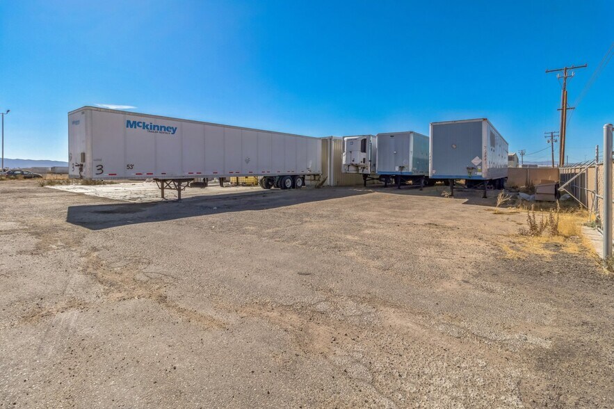 More Photos Of 17265 Darwin Ave, Hesperia Service For Lease