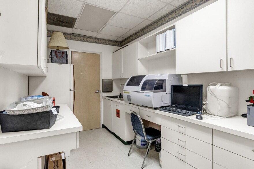 More Photos Of 4171 Marietta St, Powder Springs Medical For Lease