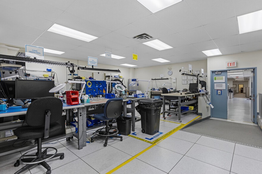 More Photos Of 1011 Polytek St, Ottawa Flex For Sale