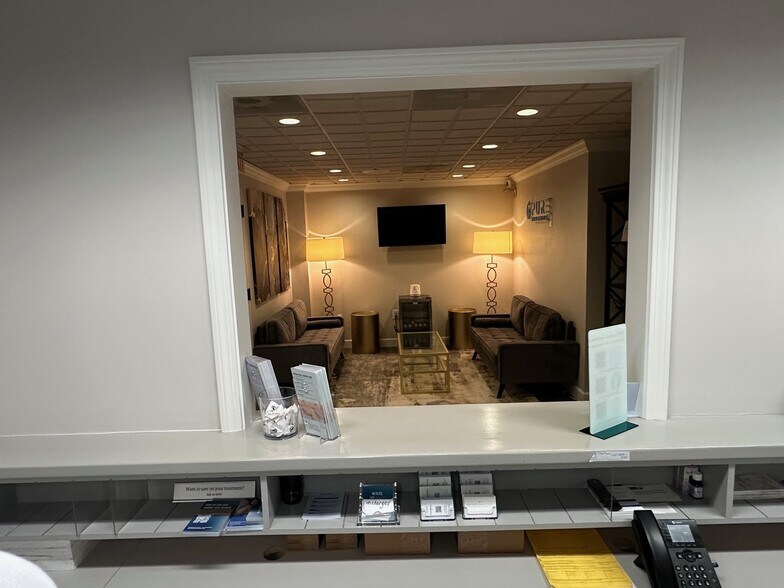 More Photos Of 148 East Ave, Norwalk Medical For Sale