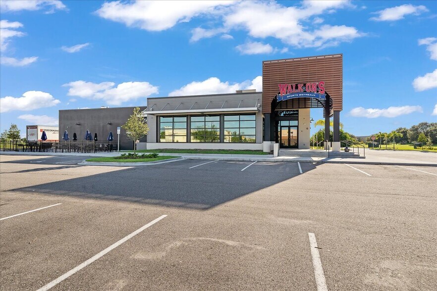 More Photos Of 8550 Napolo Dr, Melbourne Restaurant For Sale