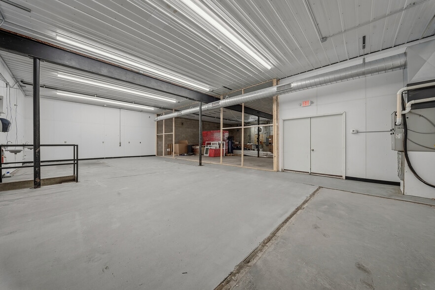More Photos Of 15 E Walnut St, Chippewa Falls Industrial For Sale