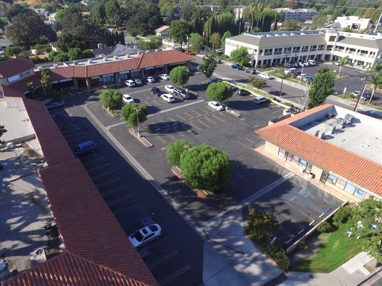 Price Reduced Shopping Center For Sale, Santa Clarita, CA 91321