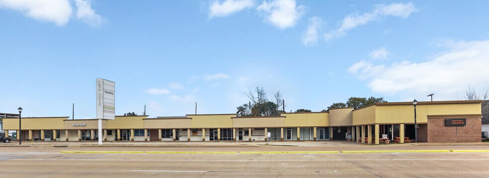 More Photos Of 2622 NASA Rd 1, Seabrook Unknown For Lease