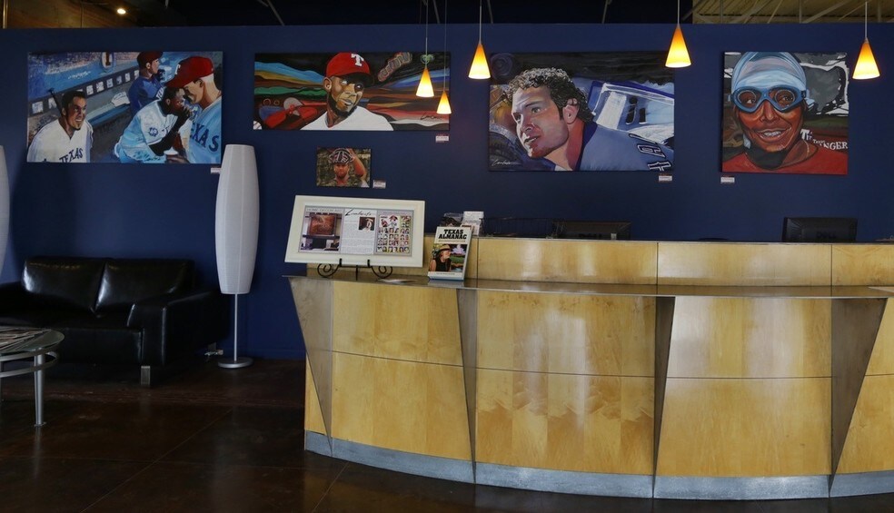 More Photos Of 922 Dragon St, Dallas Distribution For Sale