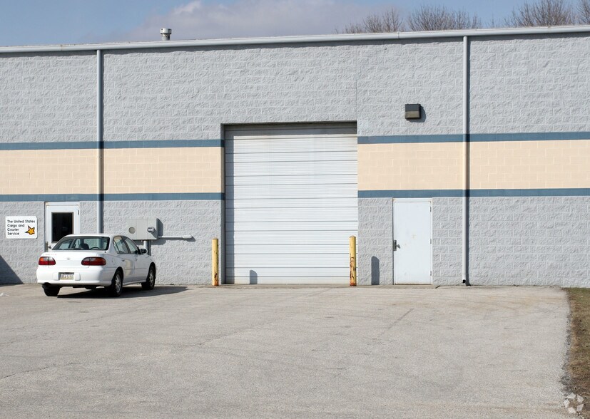 More Photos Of 6969 Commodore Dr, Walbridge Distribution For Lease