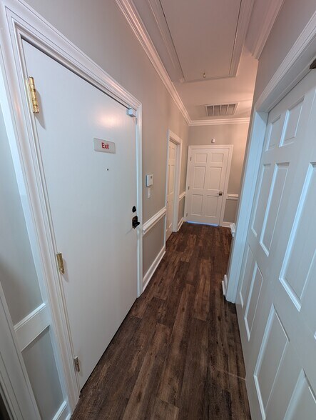 More Photos Of 6512 Six Forks Rd, Raleigh Coworking Space
