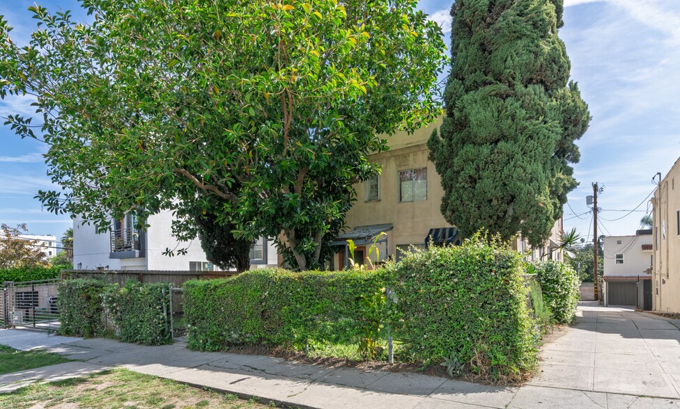 Primary Photo Of 328 N Alexandria Ave, Los Angeles Apartments For Sale