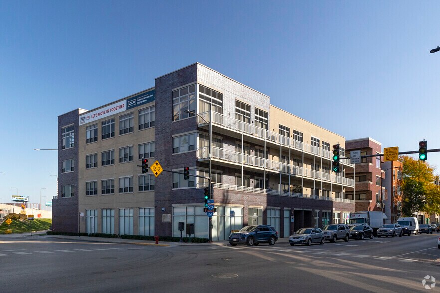 Primary Photo Of 2157-2159 N Damen Ave, Chicago Apartments For Lease