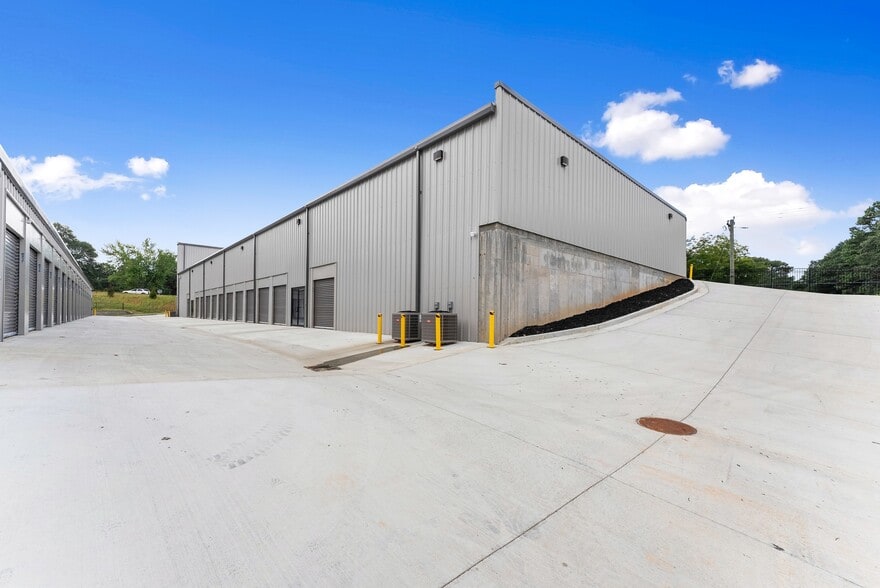 More Photos Of 4152 Browns Bridge Rd, Gainesville Self Storage For Sale