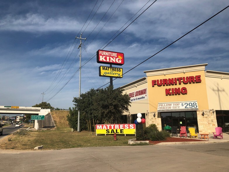 More Photos Of 15273 Interstate 35 N, Selma Freestanding For Lease