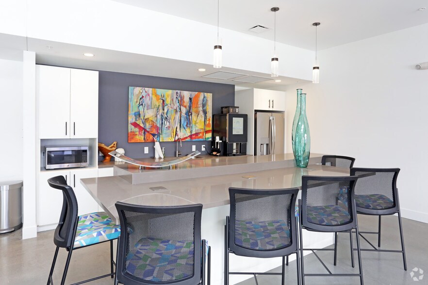 More Photos Of 1415 Cuming St NE, Omaha Apartments For Lease