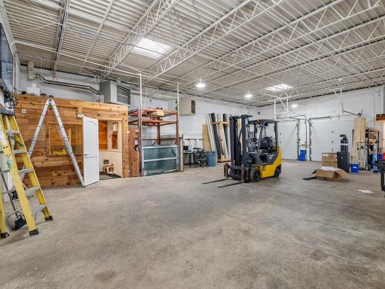 More Photos Of 1321 7th St S, Hopkins Manufacturing For Sale