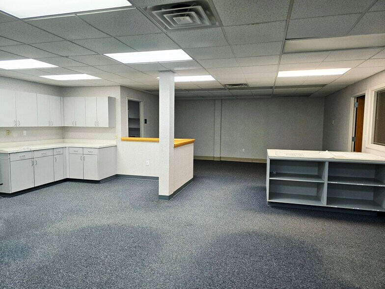 More Photos Of 3301 Lancaster Pike, Wilmington Unknown For Lease