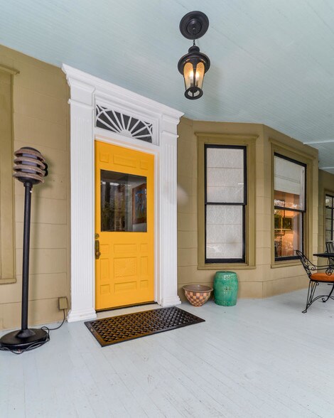 More Photos Of 145 Melrose Ave, Tryon Apartments For Sale