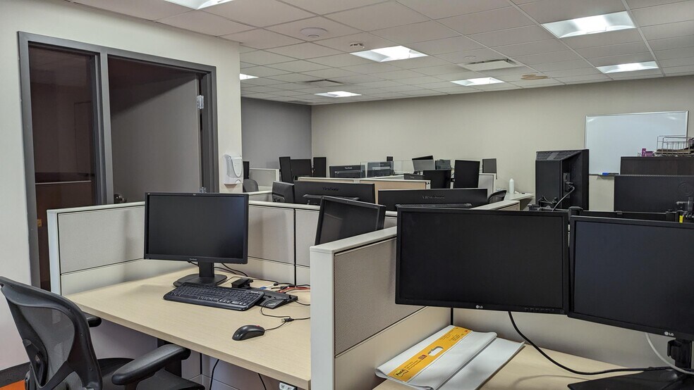 More Photos Of 700 York St, London Office For Lease