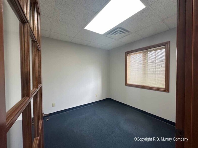 More Photos Of 840 E Primrose St, Springfield Office For Lease