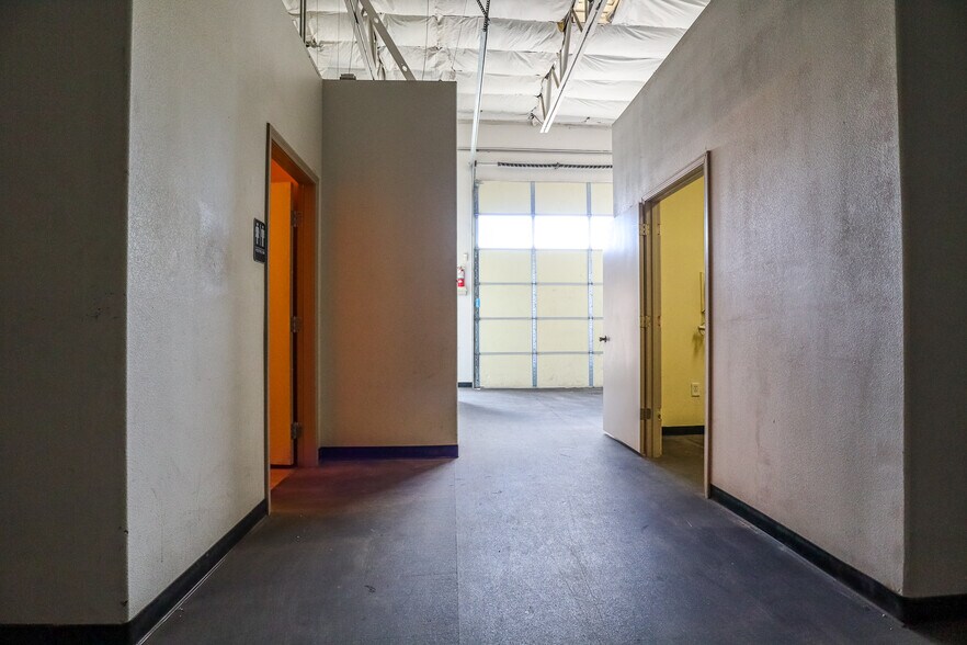 More Photos Of 6640 S Tenaya Way, Las Vegas Light Distribution For Lease