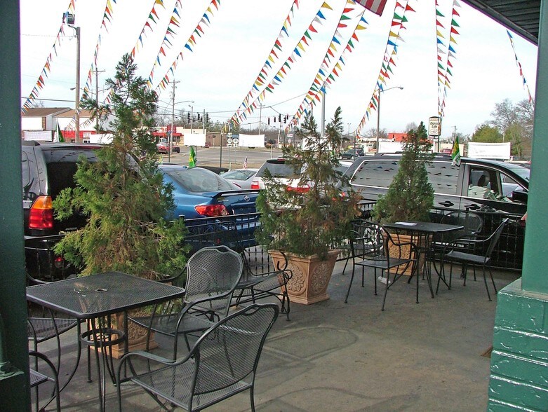 More Photos Of 327 W 6th Ave, Bowling Green Auto Dealership For Sale