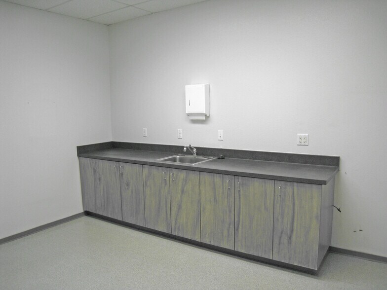 More Photos Of 5570 Skylane Blvd, Santa Rosa Office For Lease