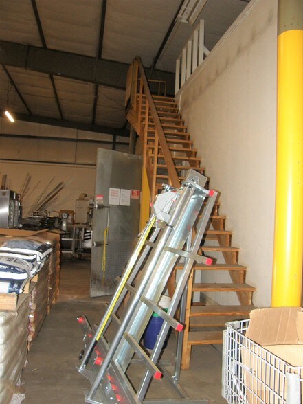 More Photos Of 2112 Industrial Dr, Niles Manufacturing For Sale