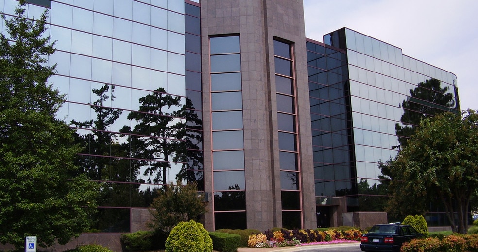 More Photos Of 2840 Plaza Pl, Raleigh Office For Lease
