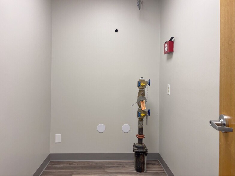 More Photos Of 1968 North Ave, Columbus Medical For Lease