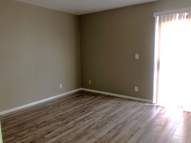 More Photos Of 619 E Ridgecrest Blvd, Ridgecrest Apartments For Sale