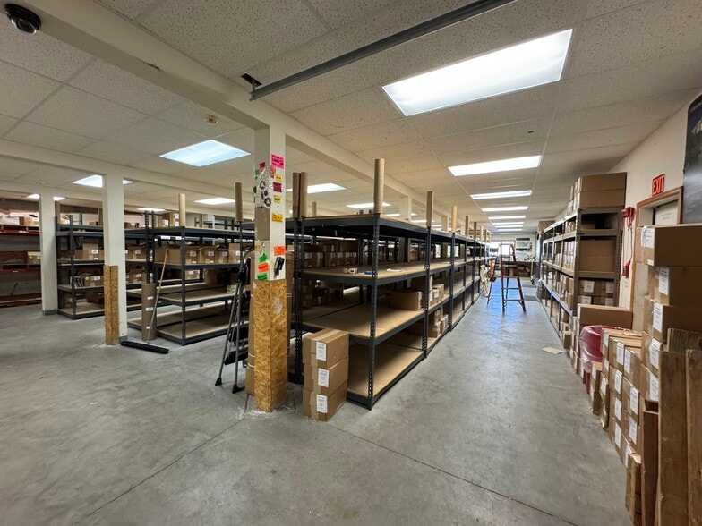 More Photos Of 210-212 Beaver Brook Canyon Rd, Evergreen Light Distribution For Sale