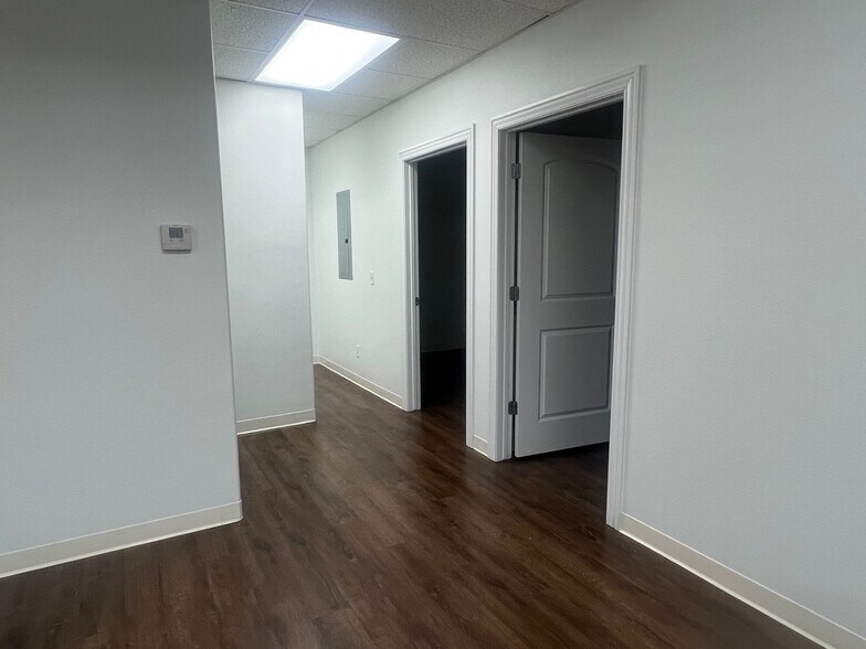 More Photos Of 5230 Willow Creek Dr, Springdale Medical For Lease