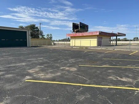 More Photos Of 2008 S Wilson St, Amarillo Auto Repair For Lease