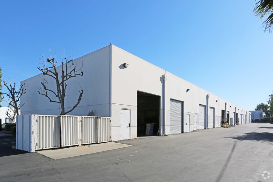 More Photos Of 1300 Pioneer St, Brea Warehouse For Lease