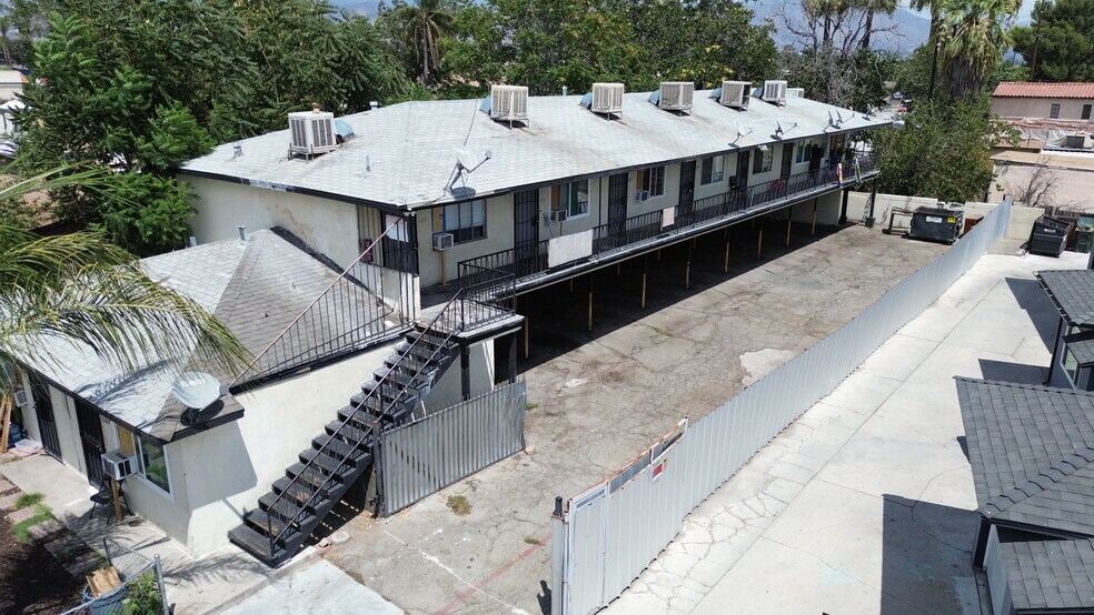 More Photos Of 1137-1139 N Mayfield Ave, San Bernardino Apartments For Sale