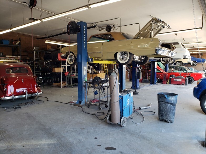 More Photos Of 164 W Highland Ave, San Bernardino Auto Repair For Lease