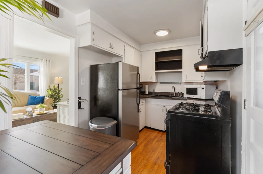 More Photos Of 3101 Rochester Rd, Royal Oak Office For Sale