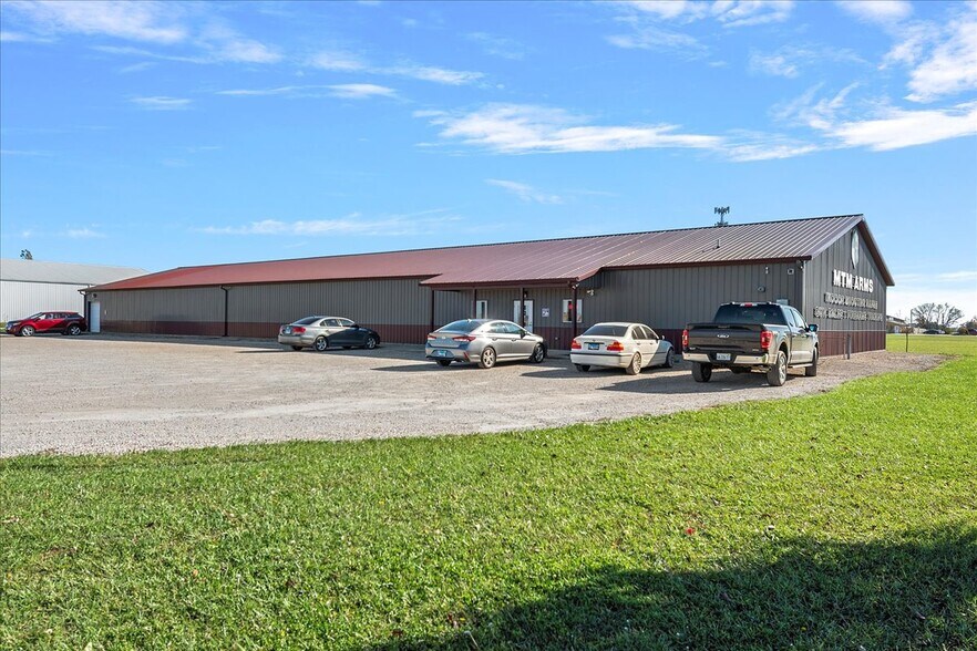 More Photos Of 1001 High Prairie Dr, Athens Freestanding For Sale