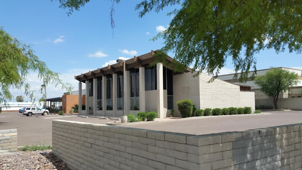 More Photos Of 833 W Broadway Rd, Tempe Freestanding For Sale