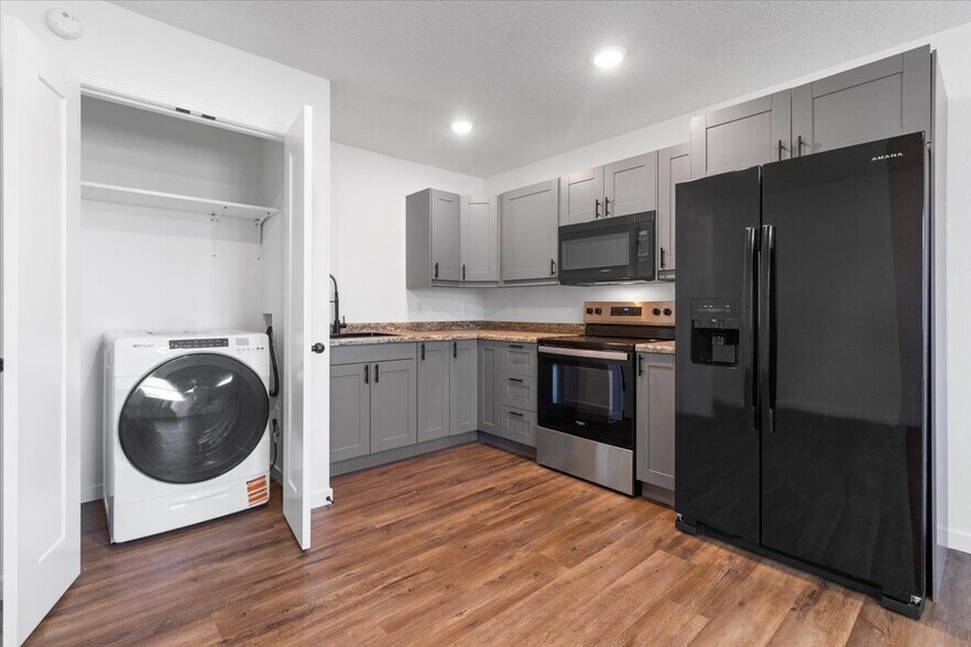 More Photos Of 515 Nebraska Ave, West Plains Apartments For Sale