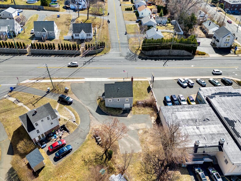 More Photos Of 941 Farmington Ave, Bristol Office Residential For Sale