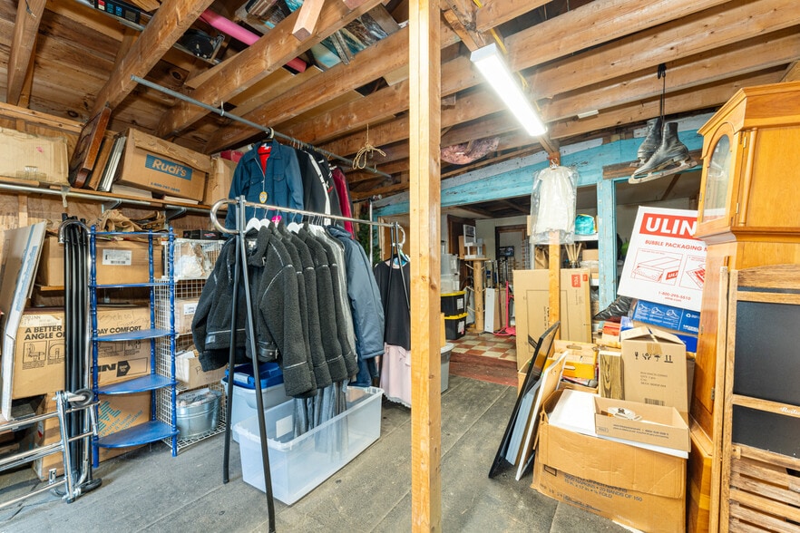 More Photos Of 19 Cottage St, Bar Harbor Storefront For Sale