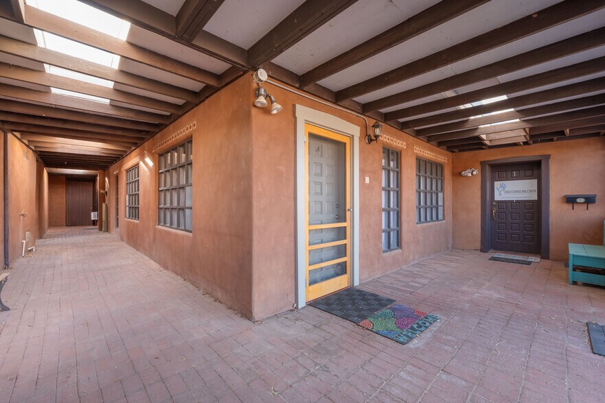 More Photos Of 1400 Maclovia Ln, Santa Fe Office Residential For Sale
