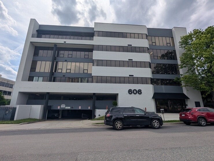 More Photos Of 606 Baltimore Ave, Towson Medical For Sale